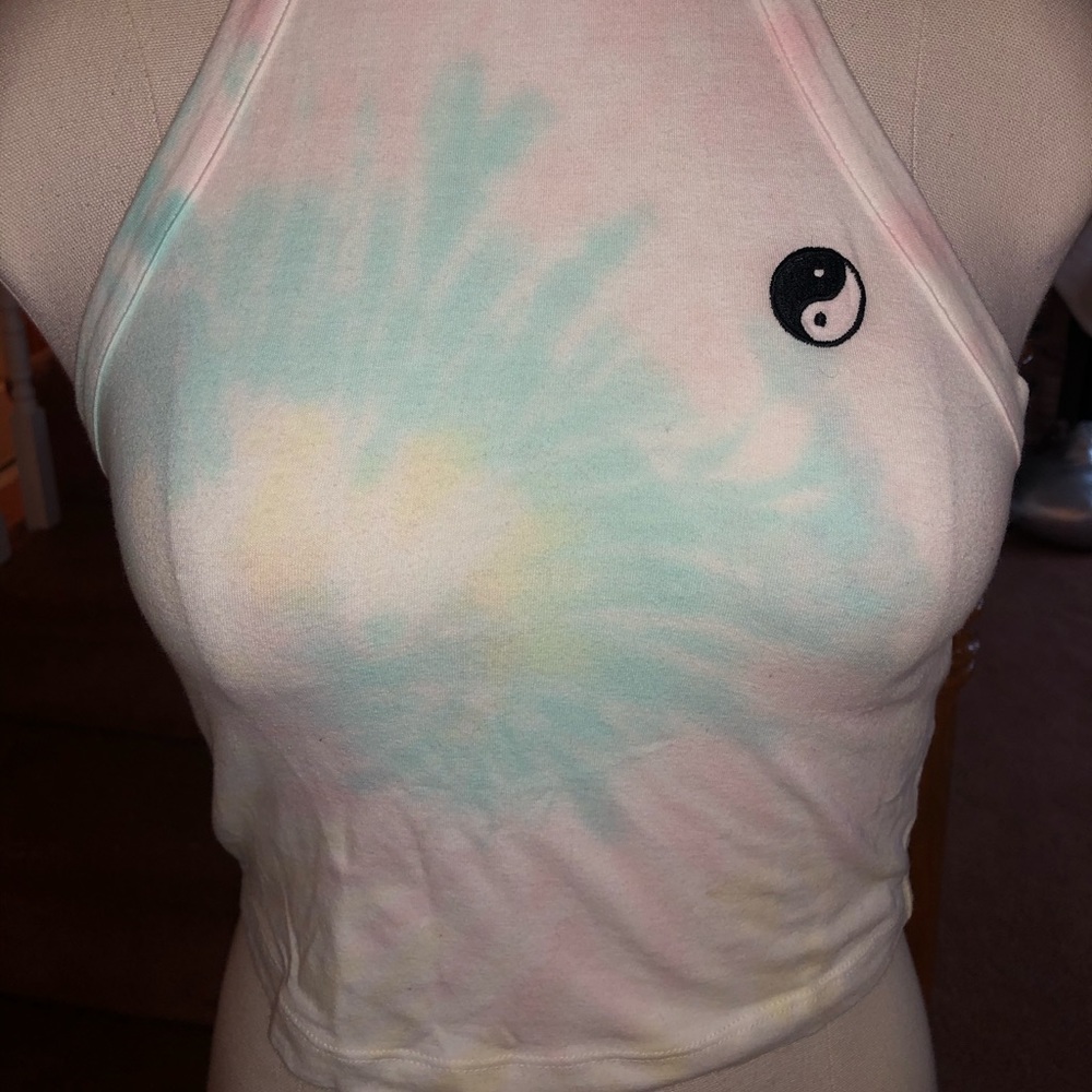 Tie-dyed halter crop shirt